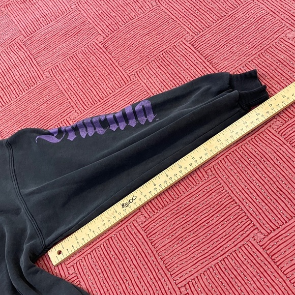 Dracula women’s large universal pictures distressed Sweatshirt - Picture 13 of 16